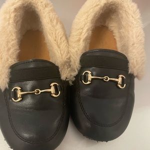 Preloved black fur loafers!